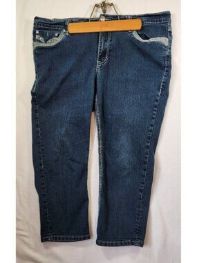 Suko Jeans Plus Size 16 Dark Wash Rhinestone Embroidered Capri Jeans